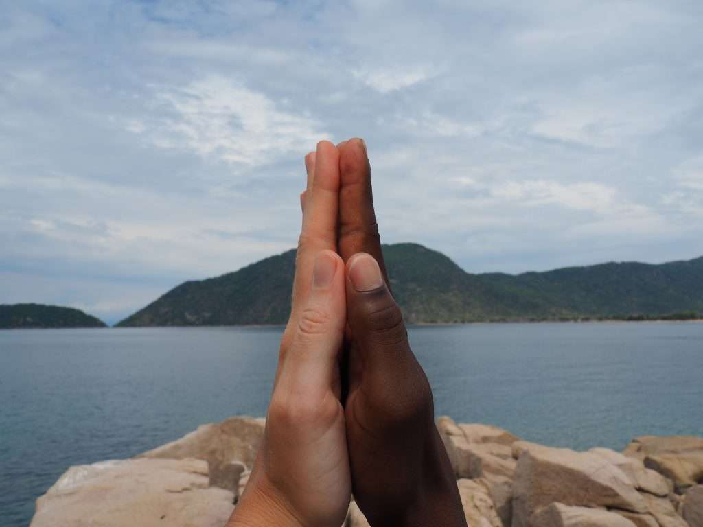 carmen van soest ubuntu muziek therapie - vaktherapie in utrecht, amersfoort handen diversiteit love